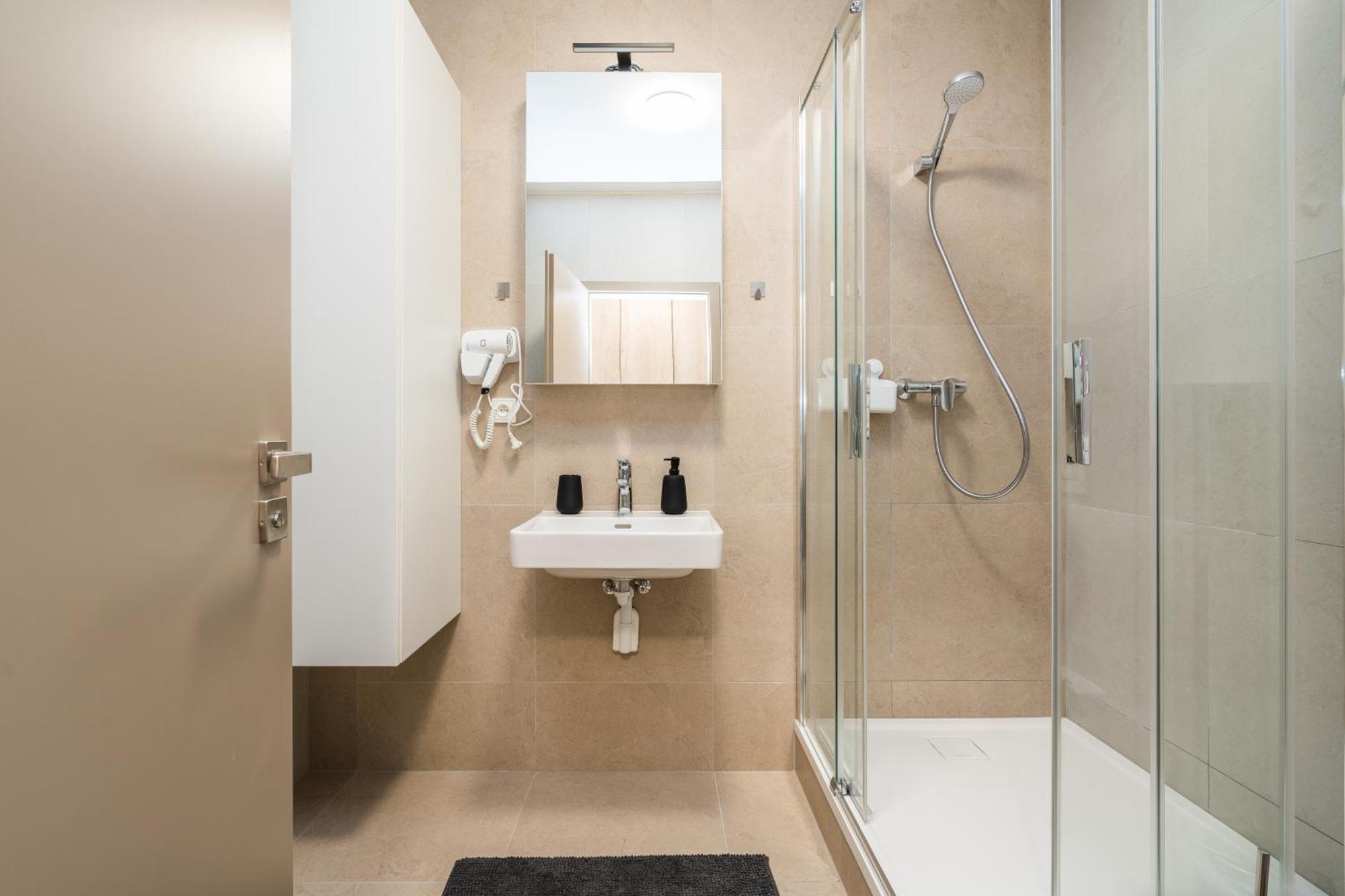 Perla Hradce 301 Apartment Hradec Kralove Exterior photo