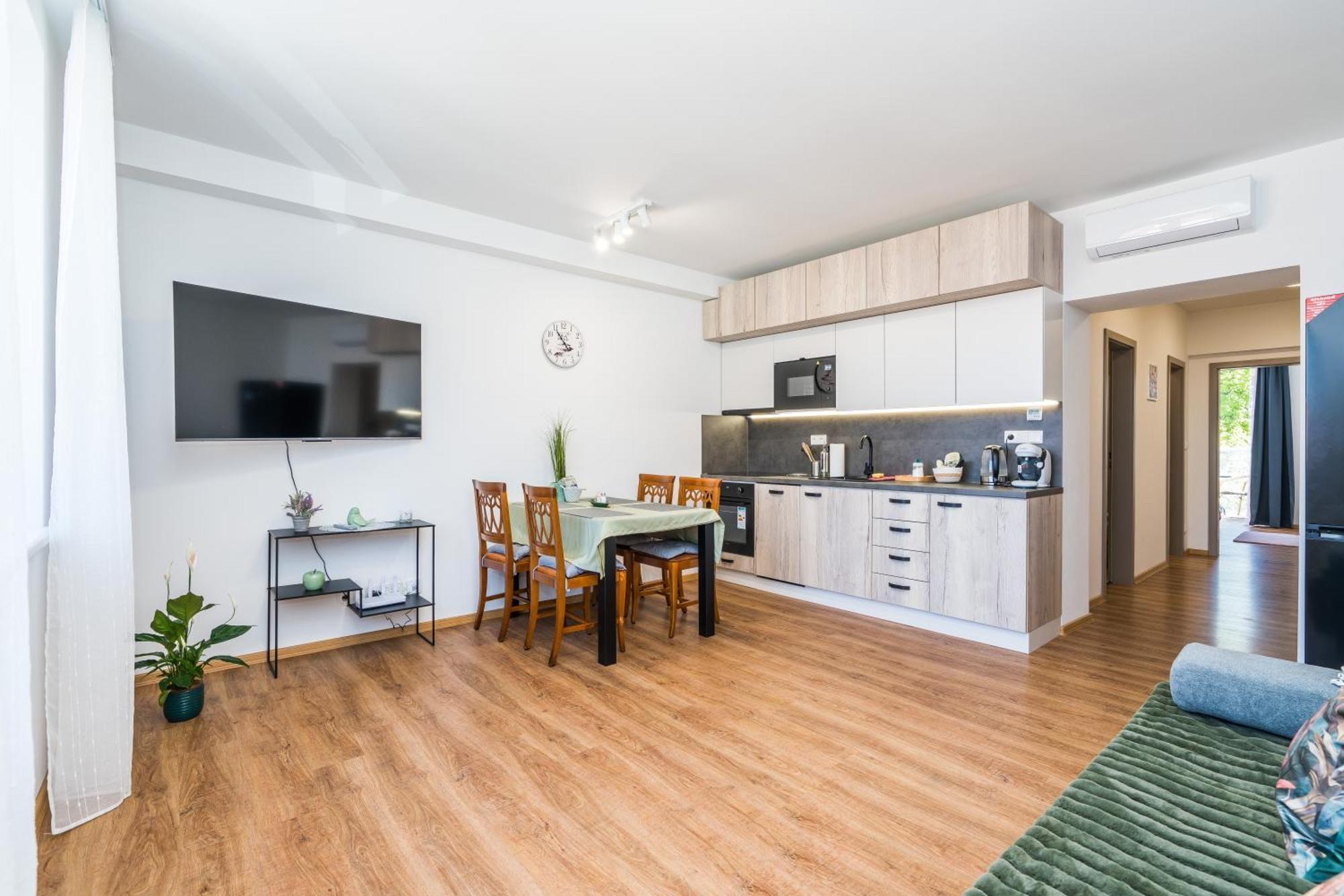 Perla Hradce 301 Apartment Hradec Kralove Exterior photo